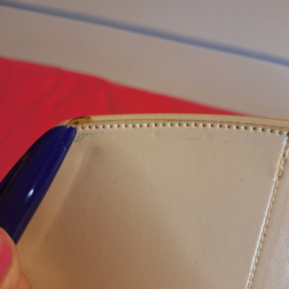 Vintage Baronet Cream Kisslock Wallet - Picture 9 of 10